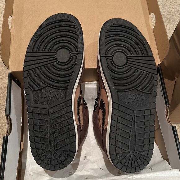 Sold - Nike Air Jordan 1 SE Dark Chocolate/Earth Tone - Picture 6 of 7